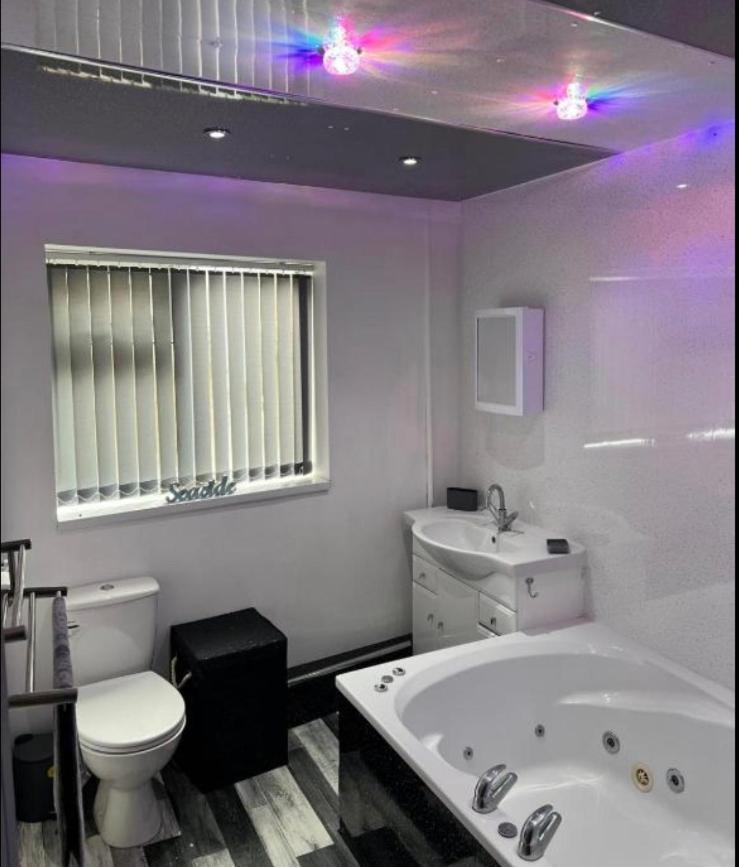 Sea View Apartment Large Balcony Whirlpool Bath 2 Bedrooms Sky Glass Tv Bridlington Esterno foto