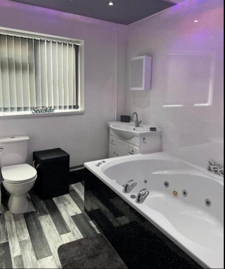 Sea View Apartment Large Balcony Whirlpool Bath 2 Bedrooms Sky Glass Tv Bridlington Esterno foto
